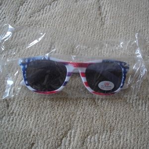 2/$12: SUNGLASSES Washington, DC Hyatt Regency July 4th Patriotic Flag 50-17-145